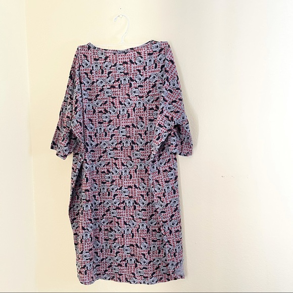 🌻Lularoe Minnie Mouse shirt - Picture 5 of 5